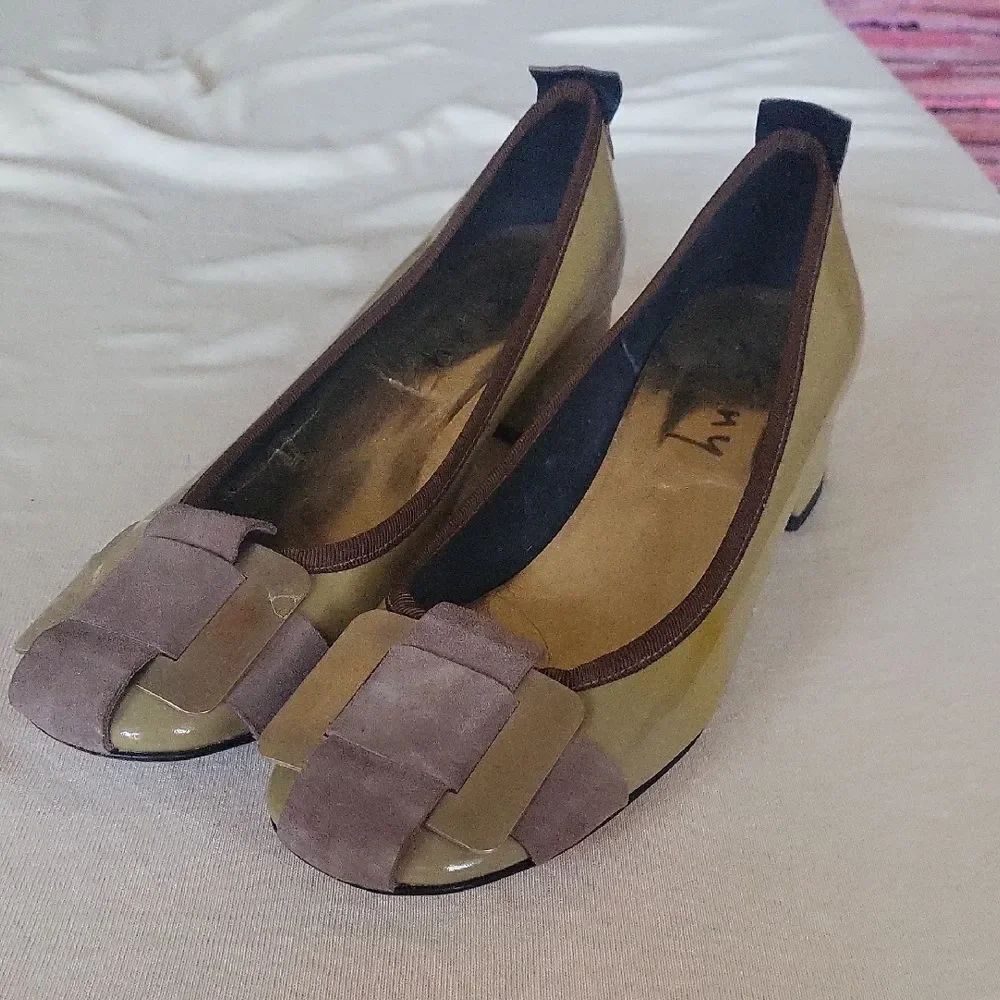 French Sole Two-Tone Heels in Olive and Taupe